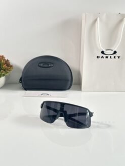 Oakley_9463_Black