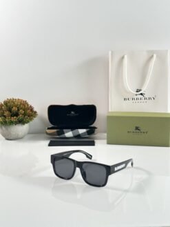Burberry_4358_Black