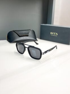 Dita Full Black