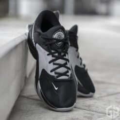 Branded Zoom Freak 4 Black White Light Smoke Grey