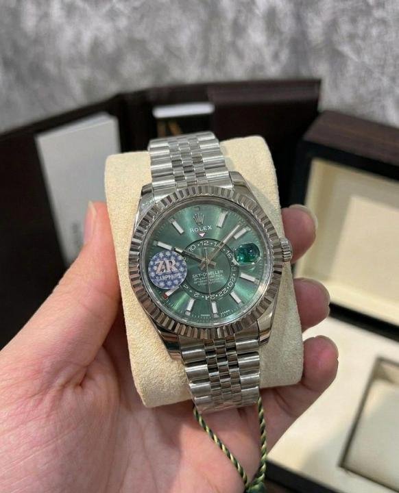 ZR Rolee_x Oyster perpetual Sky Dweller Premium